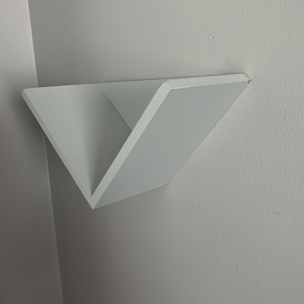 gray shelves - Picture 3 of 3